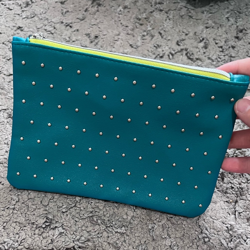 Ipsy makeup bag